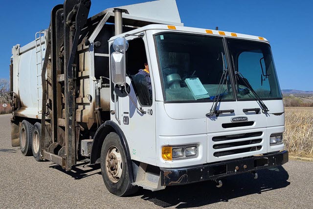 Waste Collection Laborer (Tierra Amarilla)